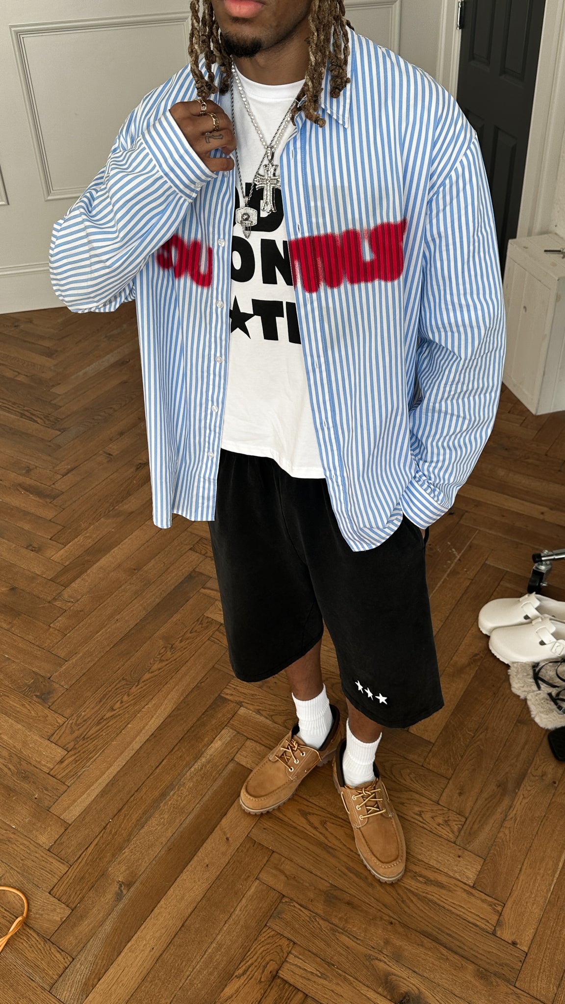 PIN STRIPE LOGO SHIRT