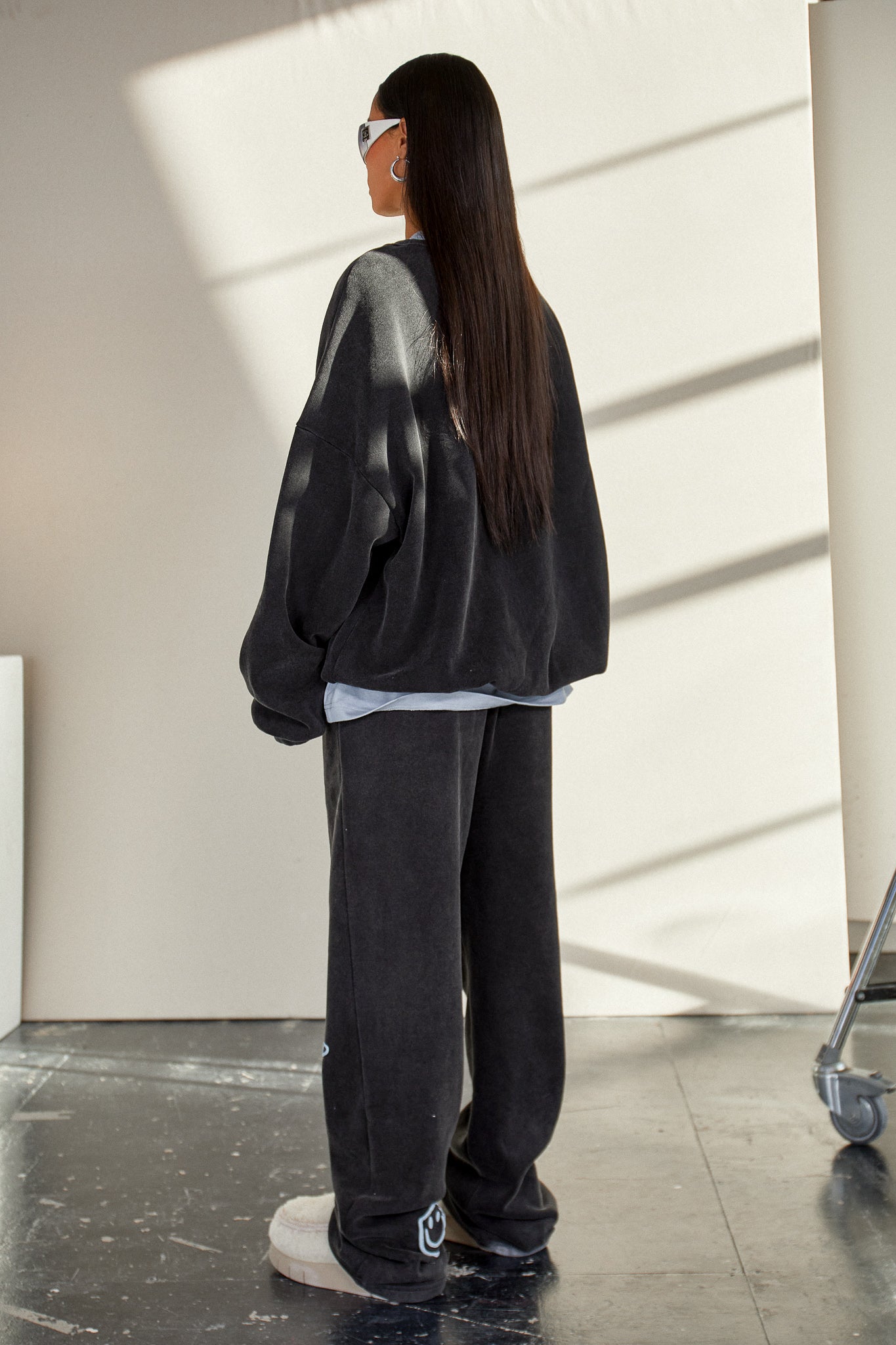 "SUNDAY" SWEATER - Washed Black