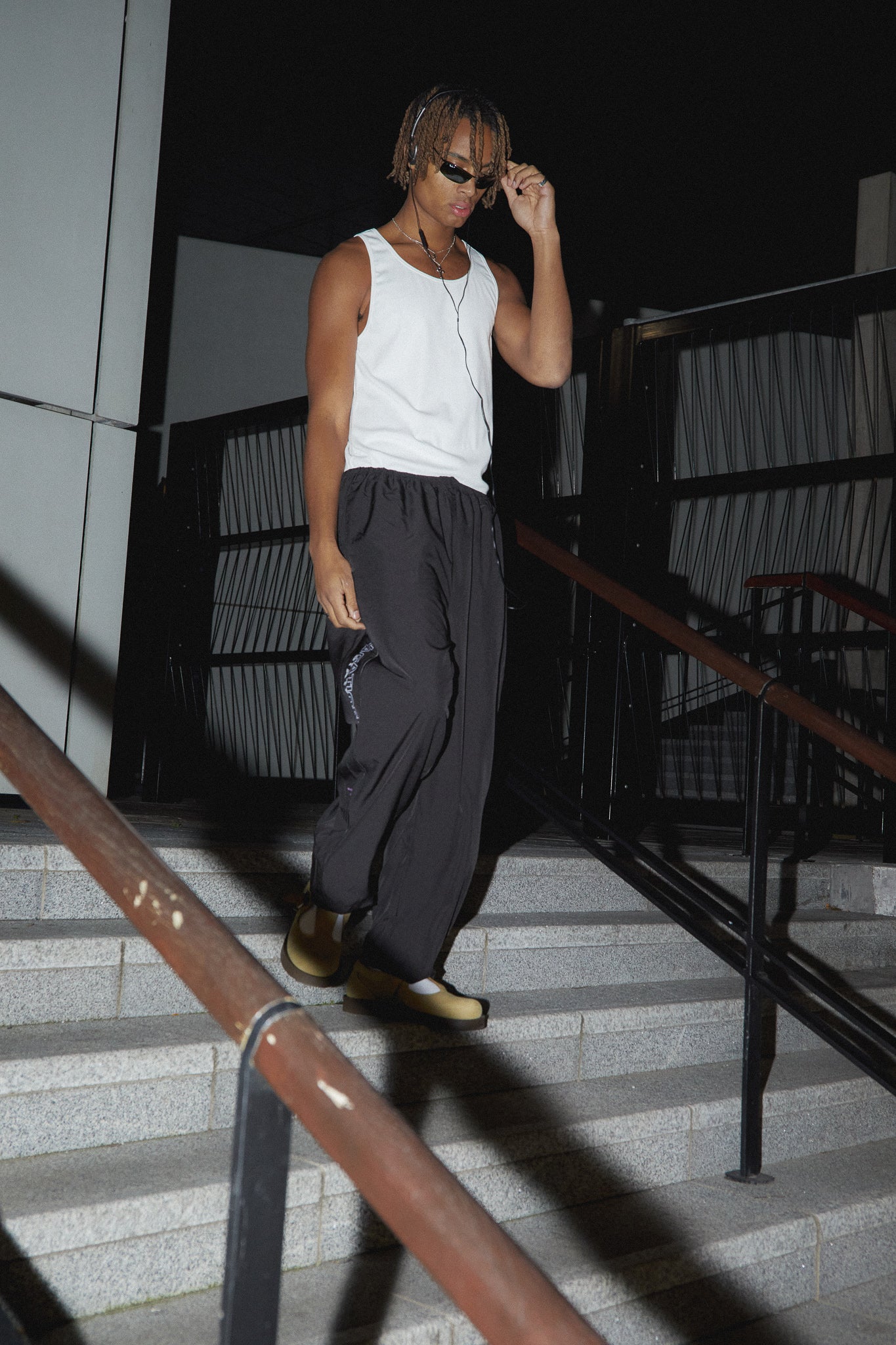 "VACATION" STATE TRACK PANTS - Black