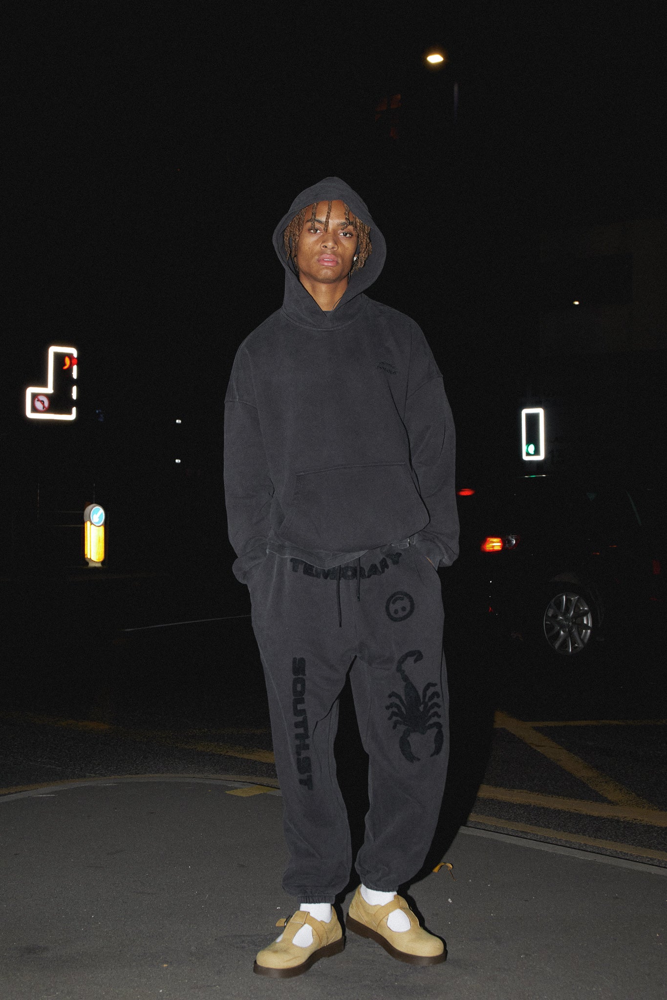 "STING" HOODY - Washed Black