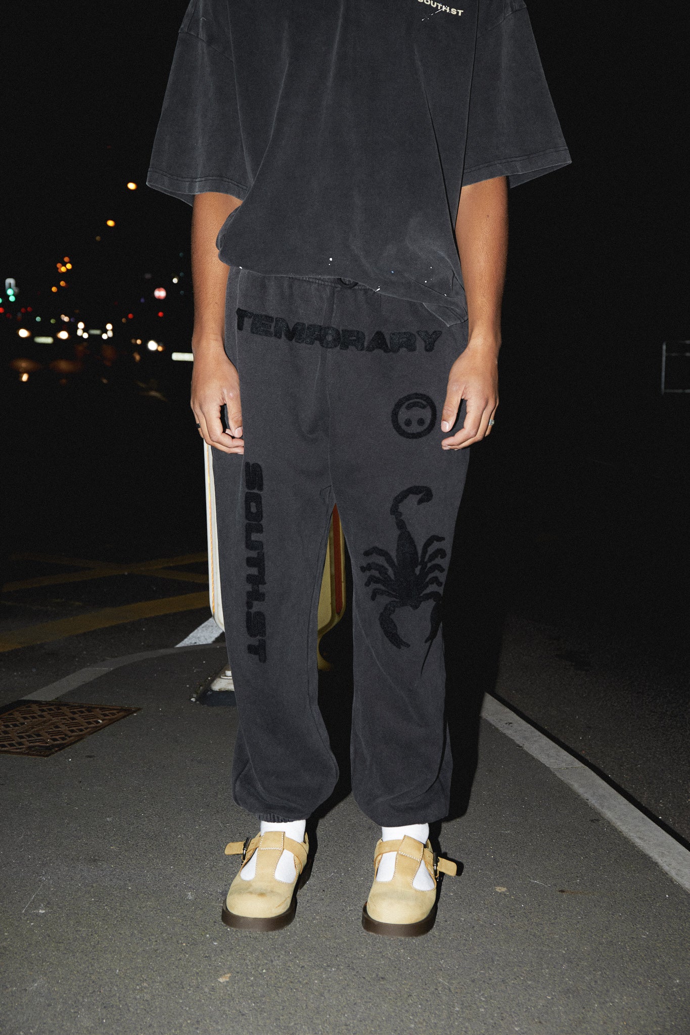 "STING" SWEATPANTS - Washed Black