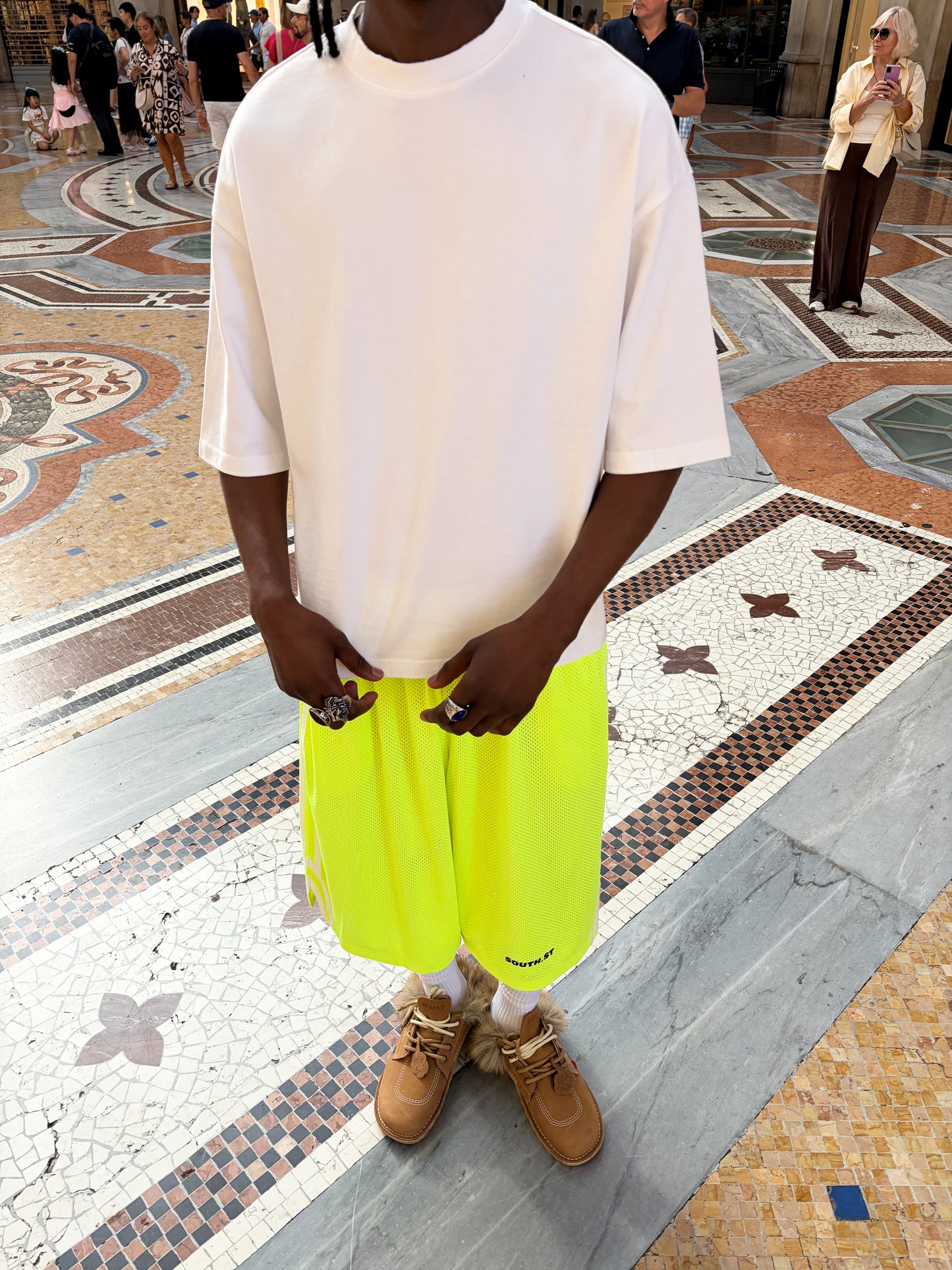 SST MESH SHORTS- Neon