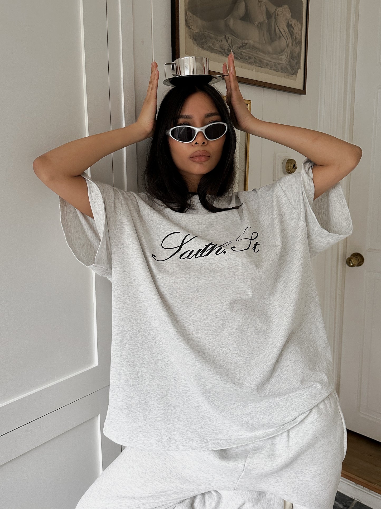 SIGNATURE TEE - Grey