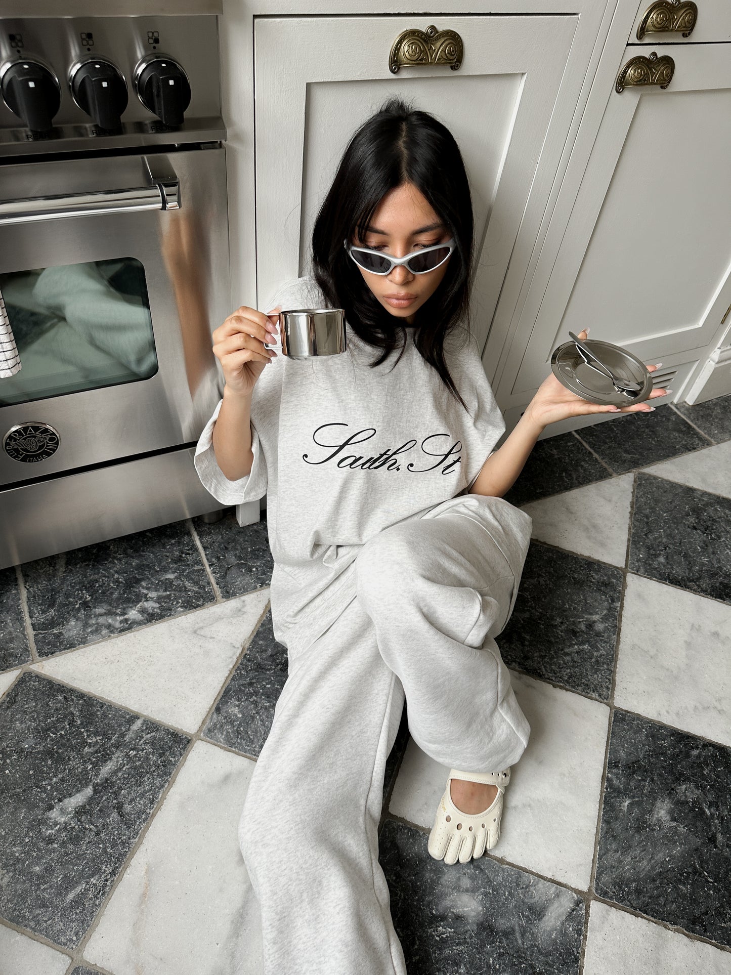 SIGNATURE TEE - Grey