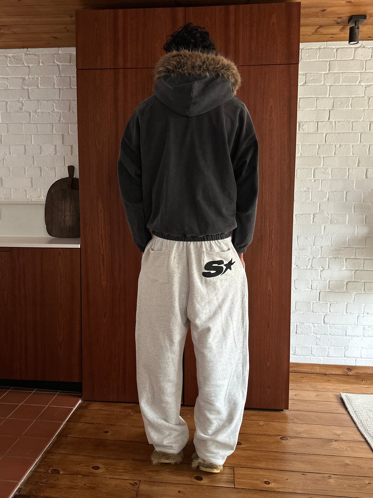 AW FUR TRIM HOODY