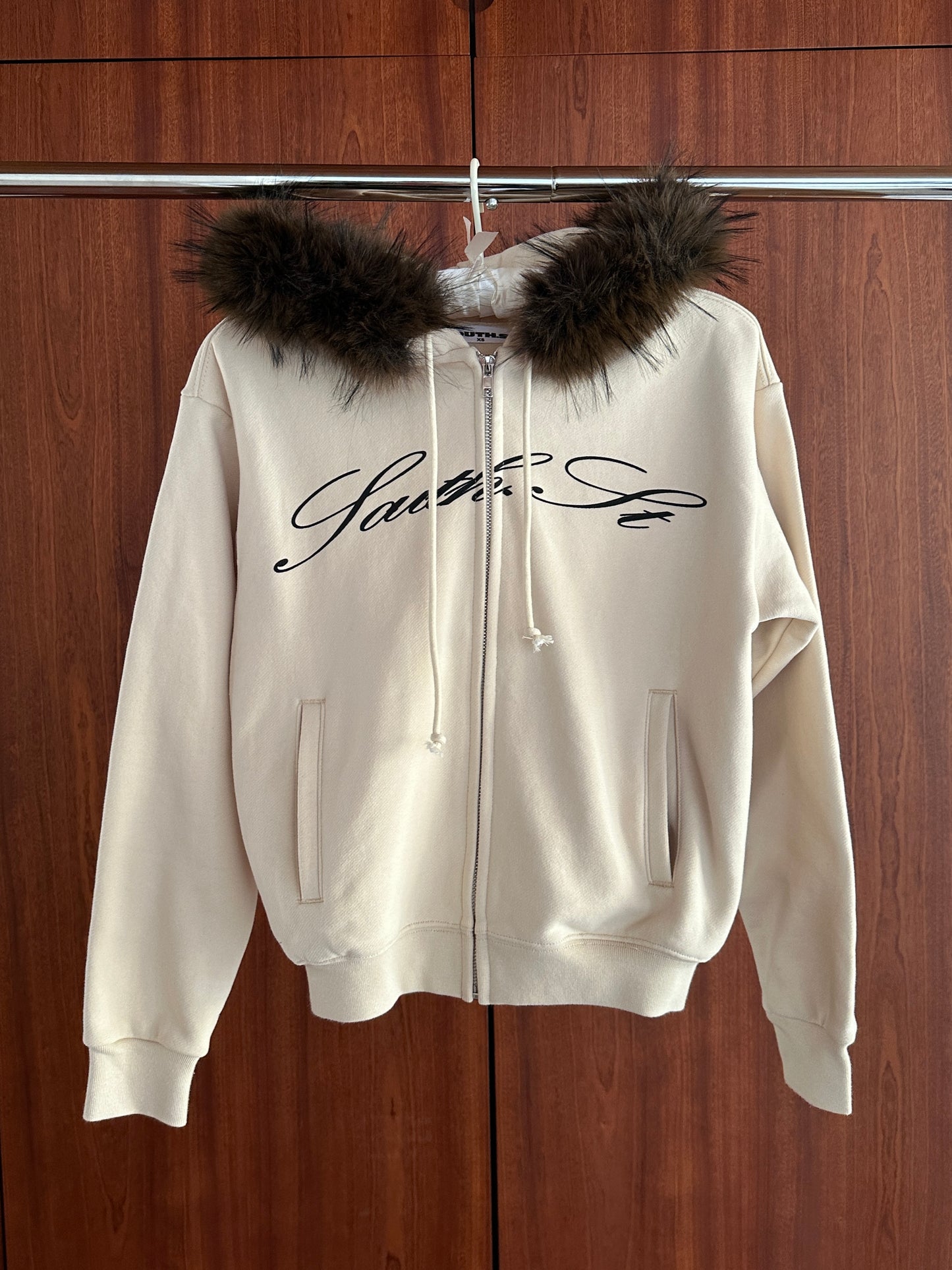 AW FUR TRIM SHRUNKEN HOODY