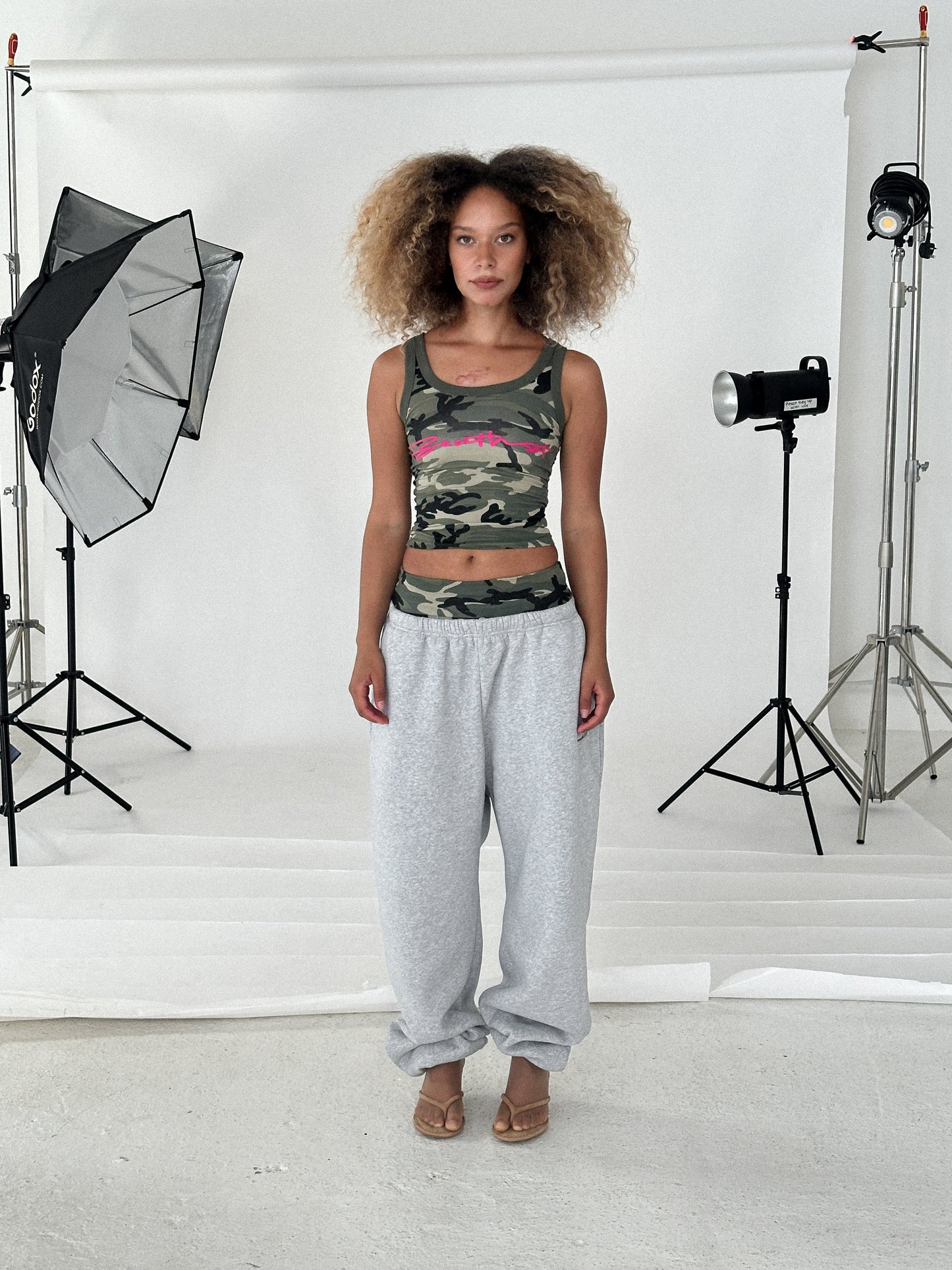 SIGNATURE SWEATPANTS - Heather Grey