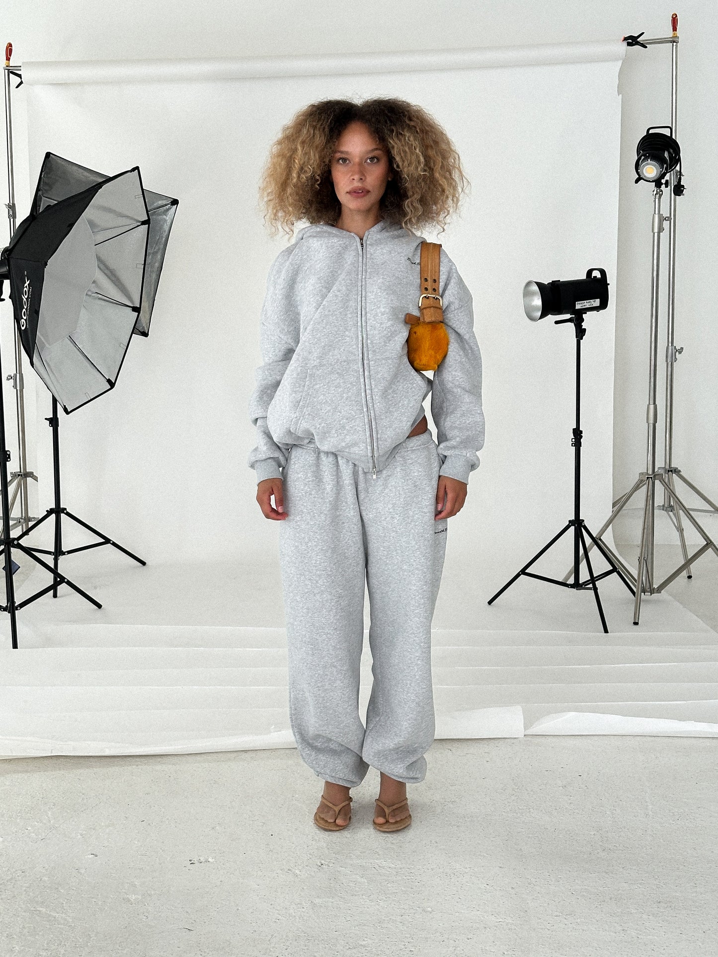 SIGNATURE ZIP HOODY - Heather Grey
