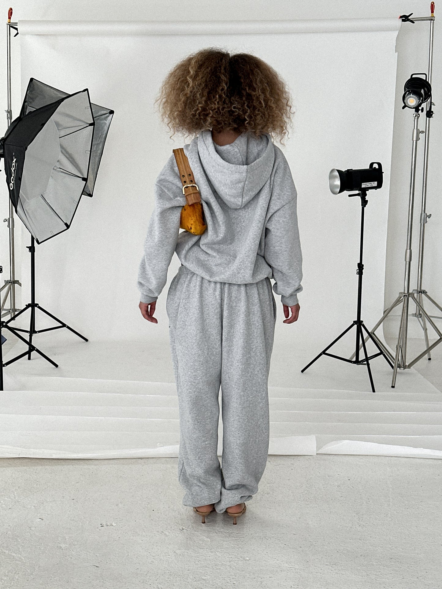 SIGNATURE ZIP HOODY - Heather Grey