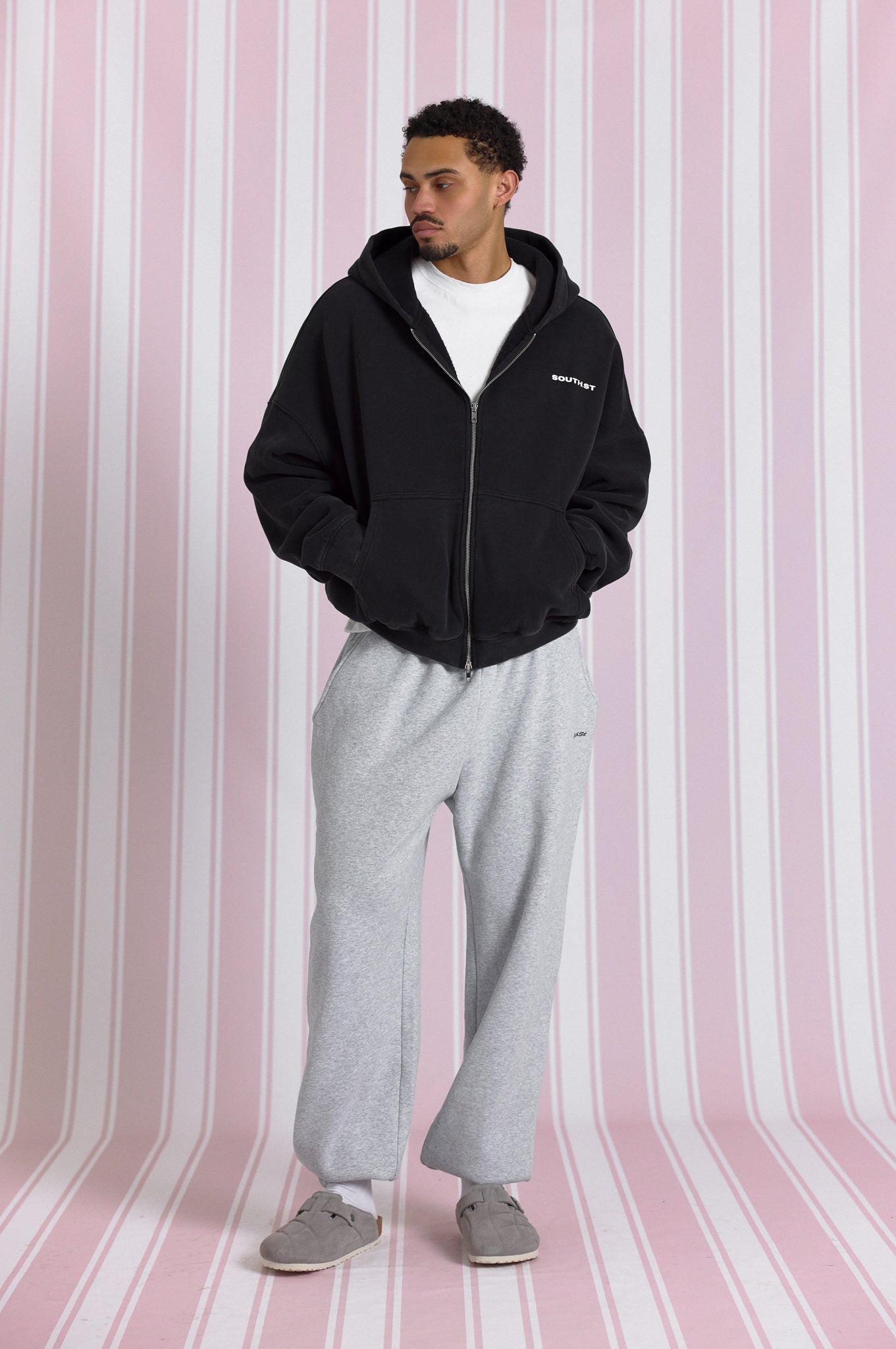 SIGNATURE HOODY - Washed Black