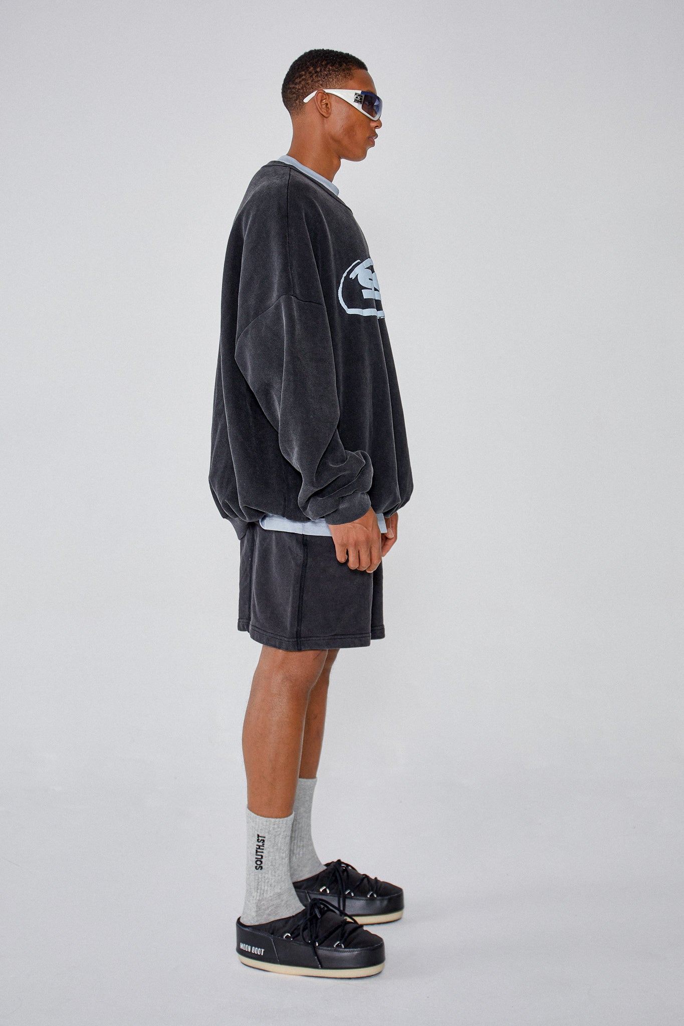 "SUNDAY" SWEATER - Washed Black