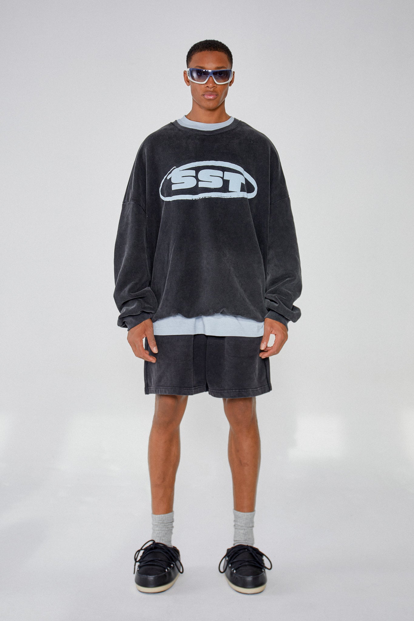"SUNDAY" SWEATER - Washed Black