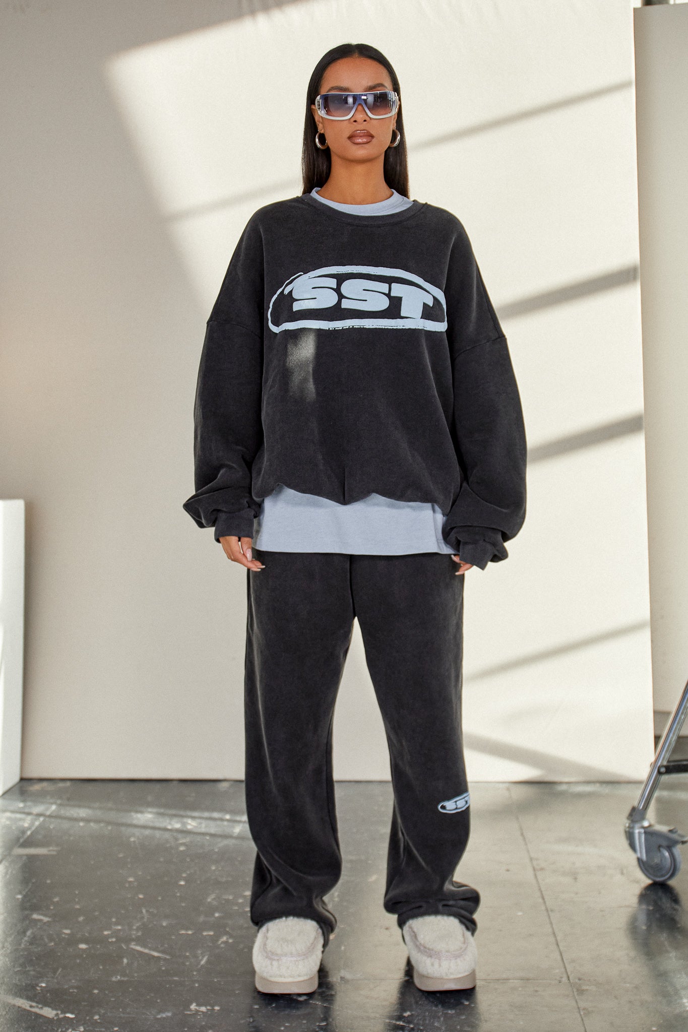 "SUNDAY" SWEATER - Washed Black