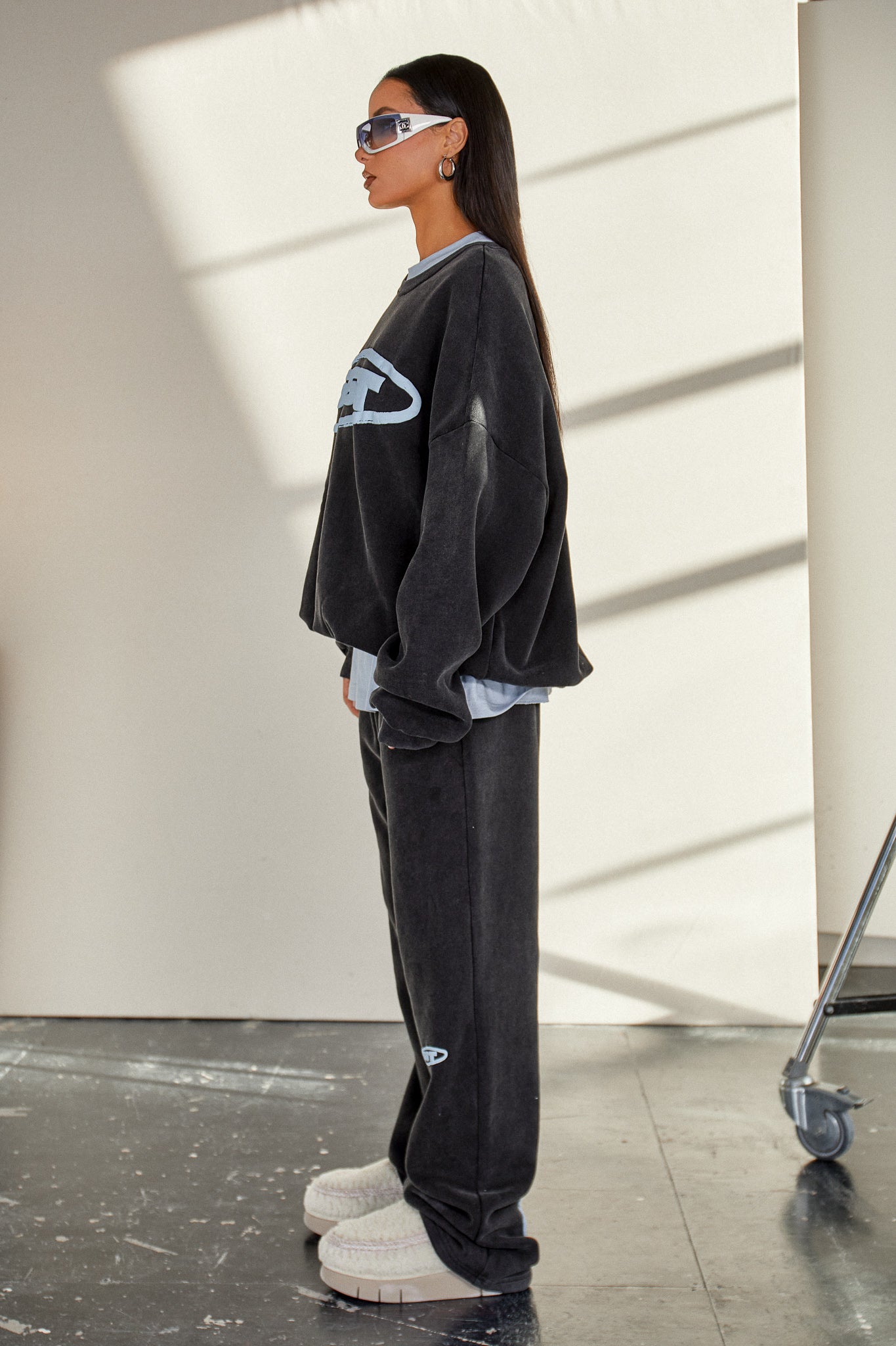 "SUNDAY" SWEATER - Washed Black
