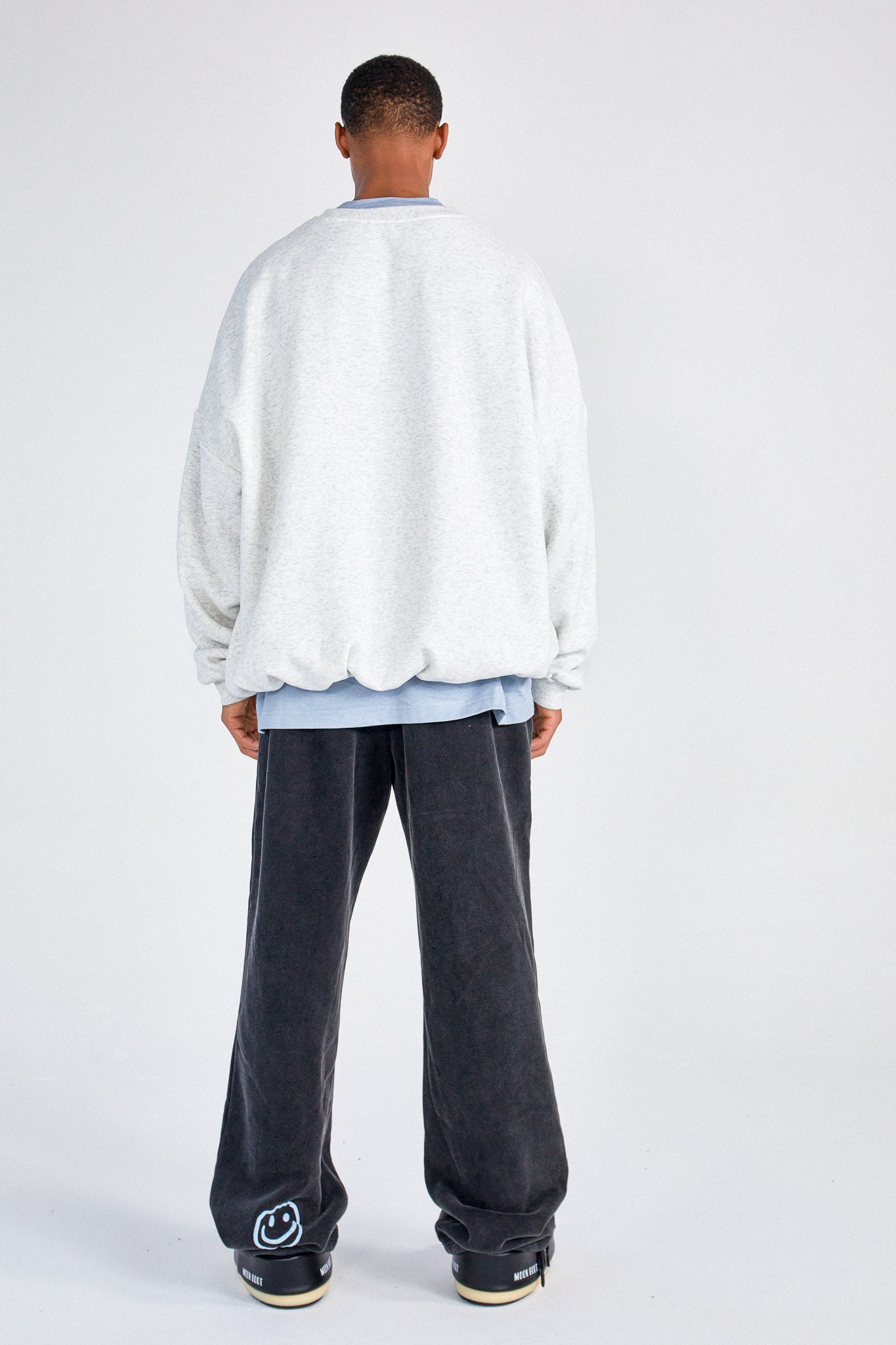 "SUNDAY" STRAIGHT LEG SWEATPANTS - Washed Black