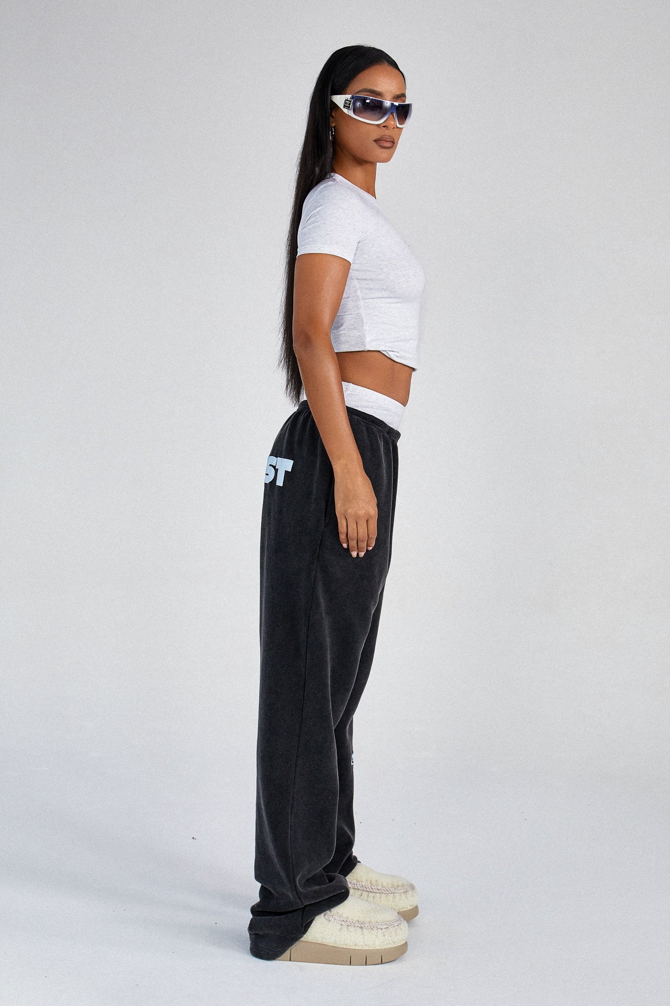 "SUNDAY" STRAIGHT LEG SWEATPANTS - Washed Black