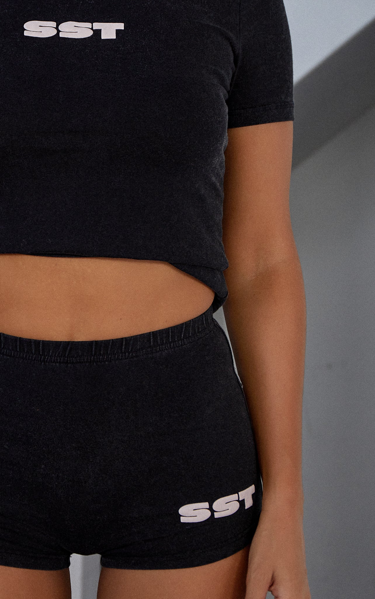 "BODY" TEE - Washed Black
