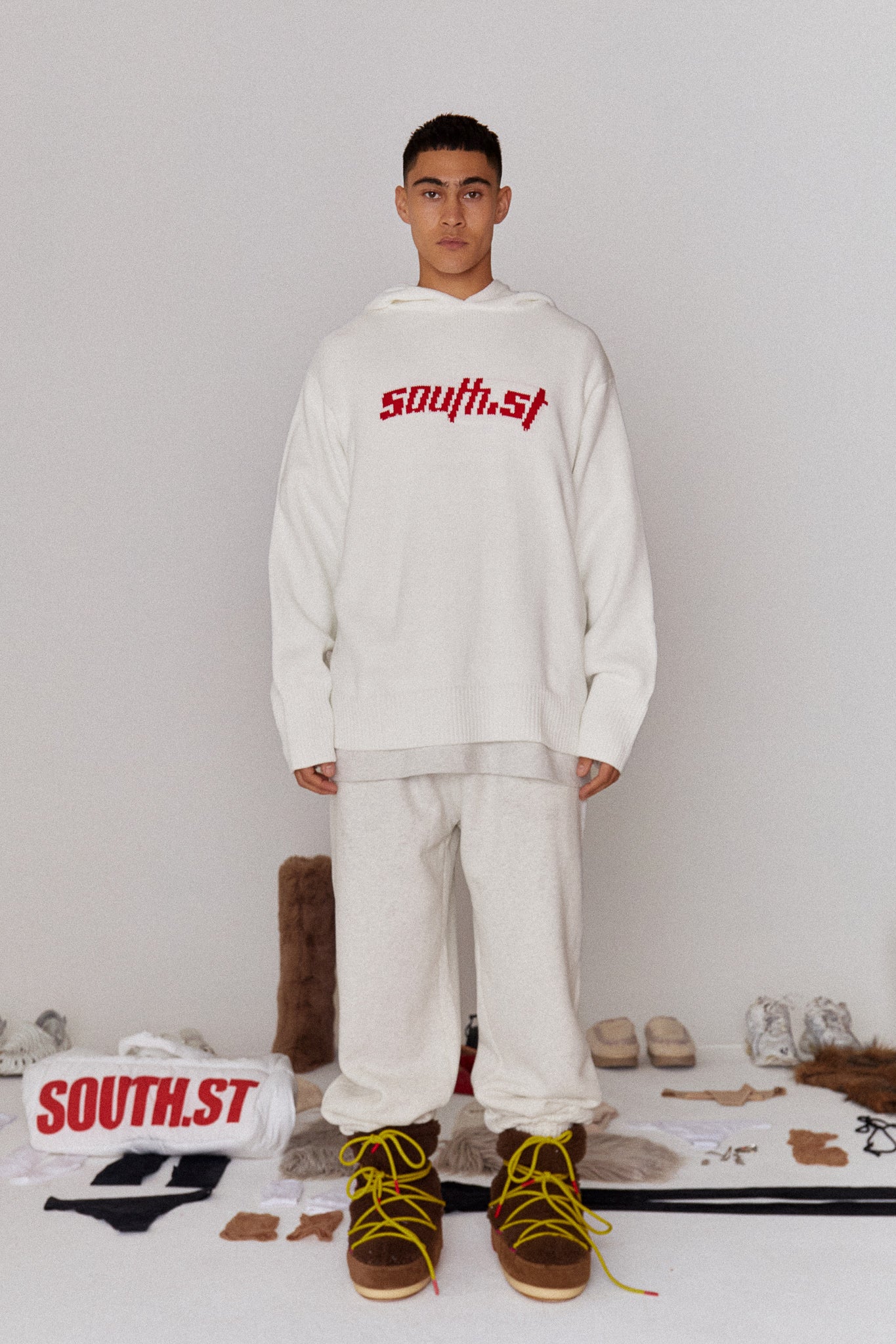 ELEMENT KNIT HOODY - White/Red – SOUTHST UK