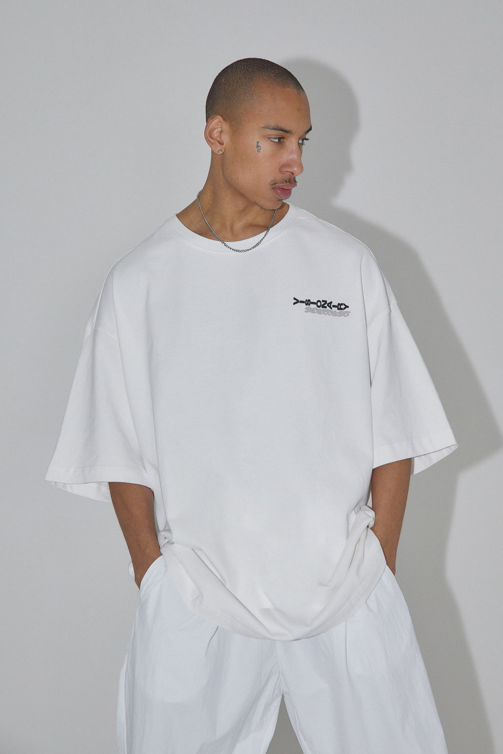 "DISTORT" TEE
