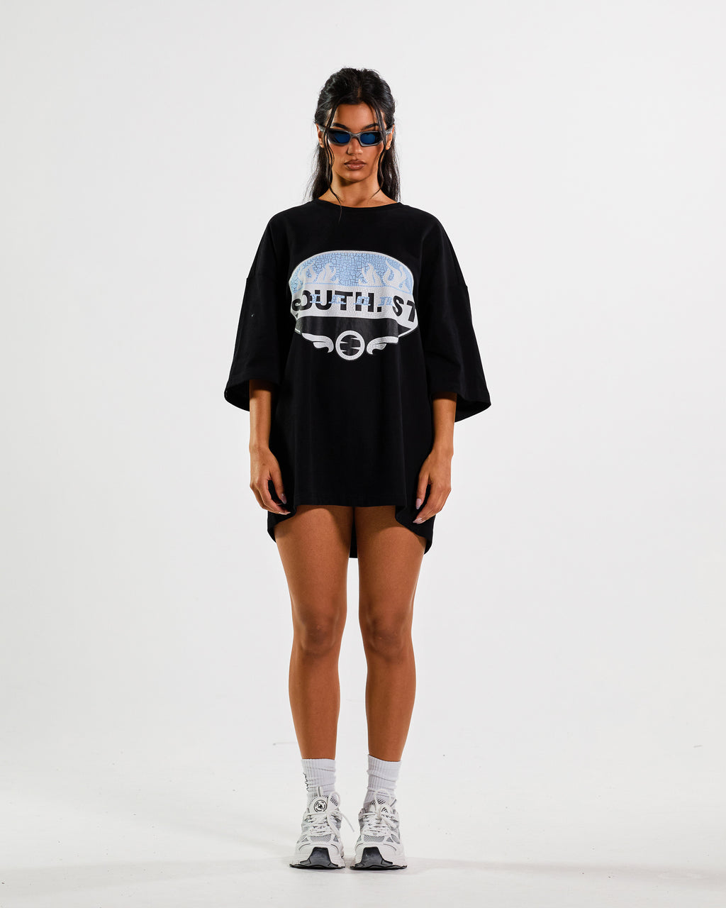 "IDOL" TEE - Black